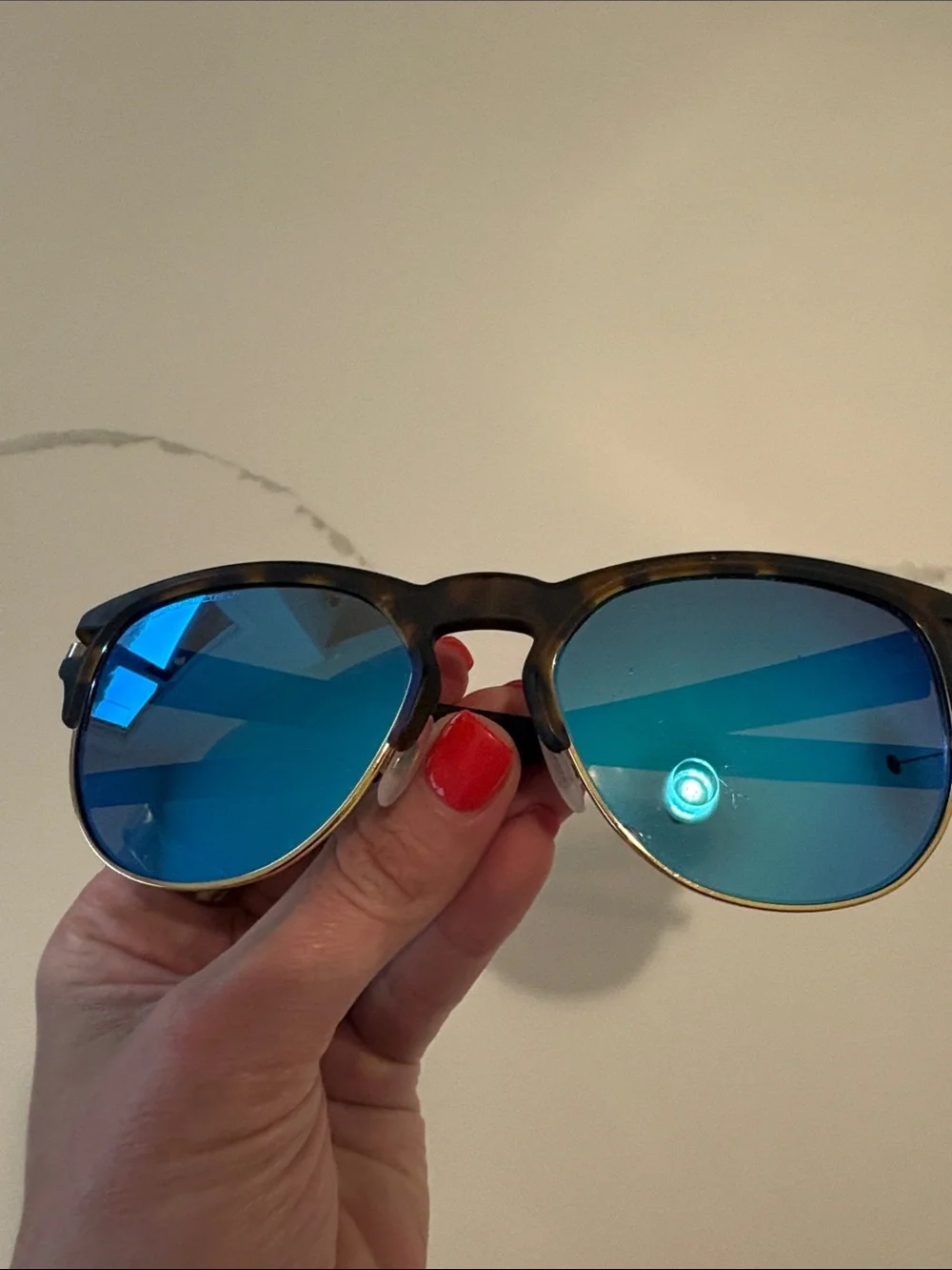 Oakley latch key
